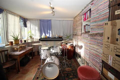72 Hatfield Road, Potters Bar, EN6 1HT