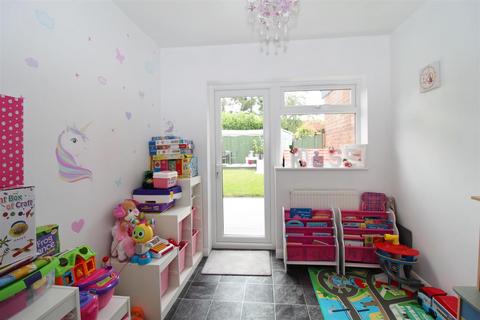 14 Meadow Close, Welham Green, Hatfield, AL9 7NZ