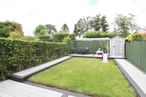 14 Meadow Close, Welham Green, Hatfield, AL9 7NZ