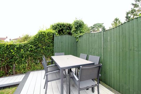 14 Meadow Close, Welham Green, Hatfield, AL9 7NZ