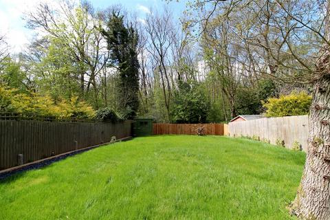 33a Pine Grove, Brookmans Park, Hatfield, AL9 7BP