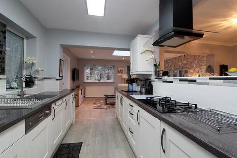 28 Goffs Crescent, Goffs Oak, Waltham Cross, EN7 5JR