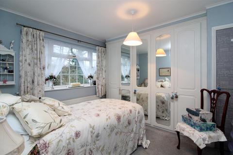 28 Goffs Crescent, Goffs Oak, Waltham Cross, EN7 5JR