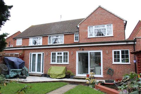 28 Goffs Crescent, Goffs Oak, Waltham Cross, EN7 5JR