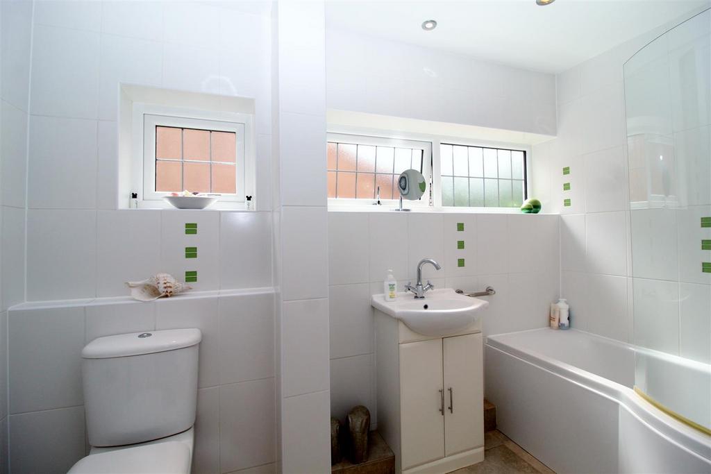 Birchtree House, Causeway Close 029.JPG