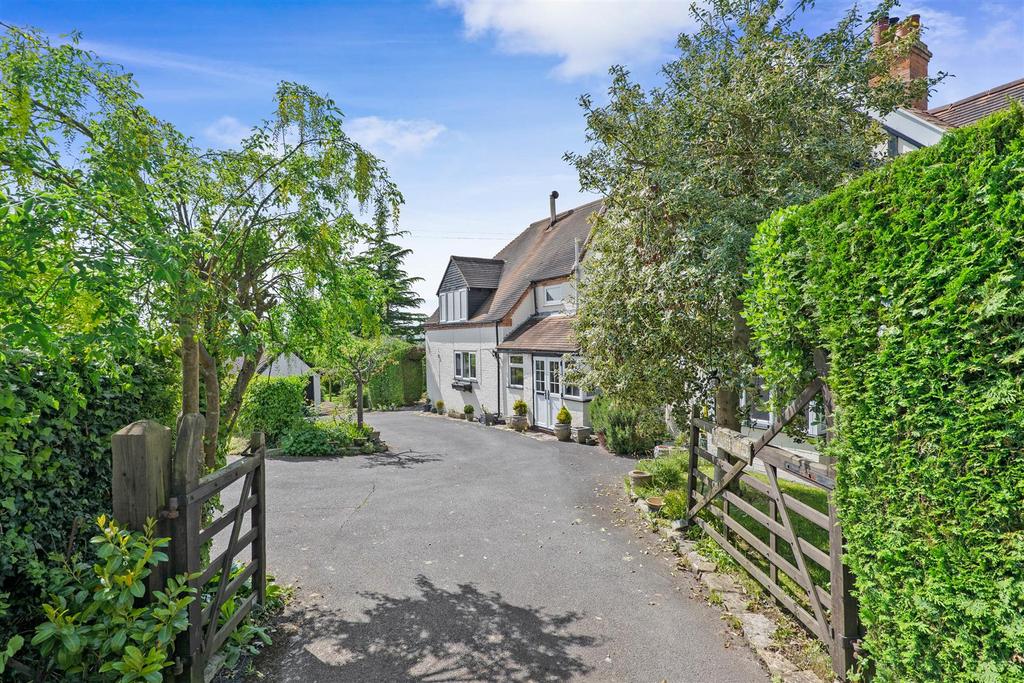 Holly Tree Cottage, Pathlow, StratfordUponAvon 5 bed house £550,000
