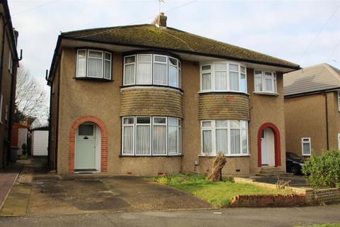 86 Wroxham Gardens, Potters Bar, EN6 3DL