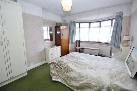 86 Wroxham Gardens, Potters Bar, EN6 3DL