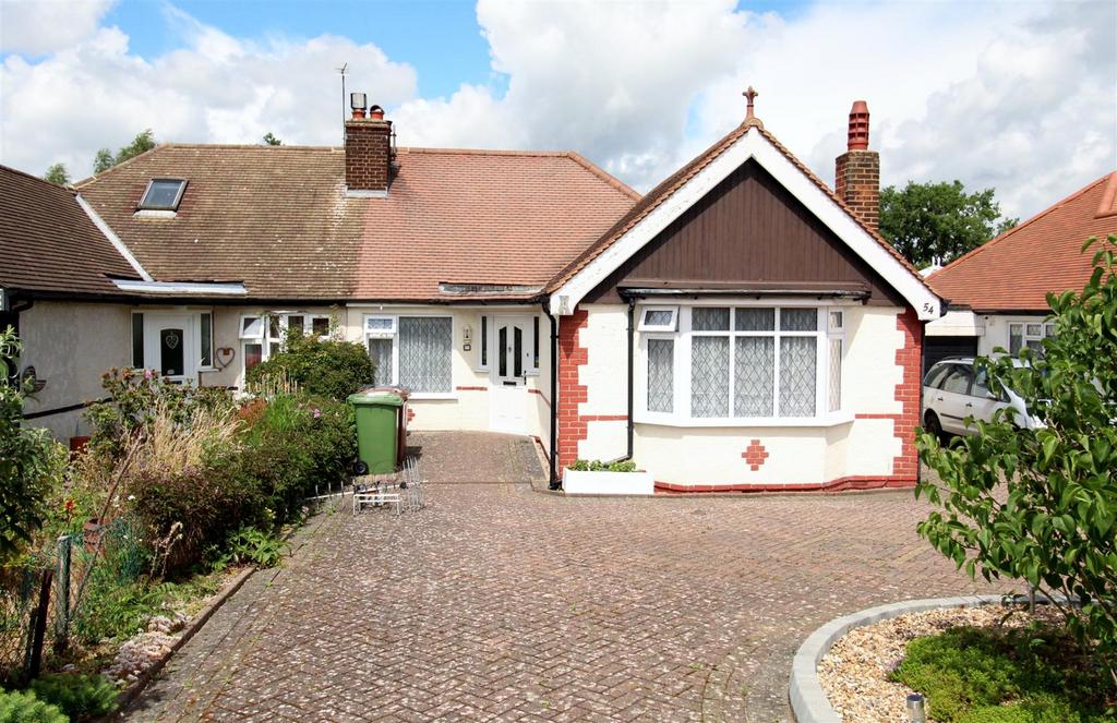 Byng Drive, Potters Bar EN6 3 bed bungalow £610,000