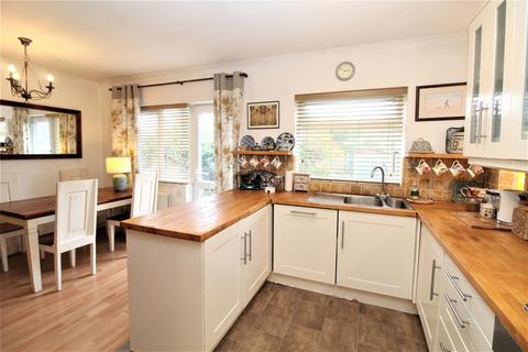 76 Wroxham Gardens, Potters Bar, EN6 3DL