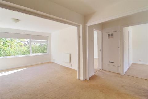 2 bedroom flat to rent, HEATHFIELD CLOSE, POTTERS BAR EN6