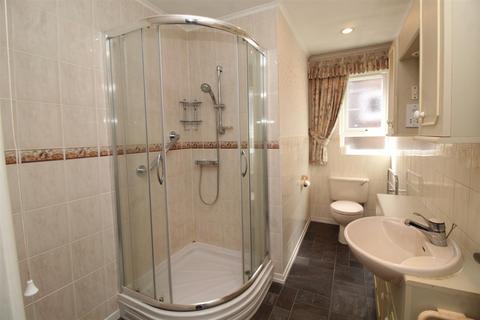 18 Hatfield Road, Potters Bar, EN6 1HN
