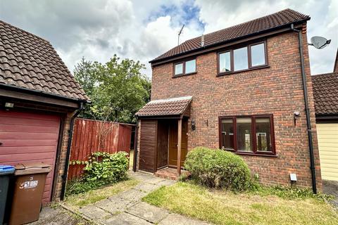 3 bedroom detached house to rent, LYDIA MEWS, WELHAM GREEN AL9