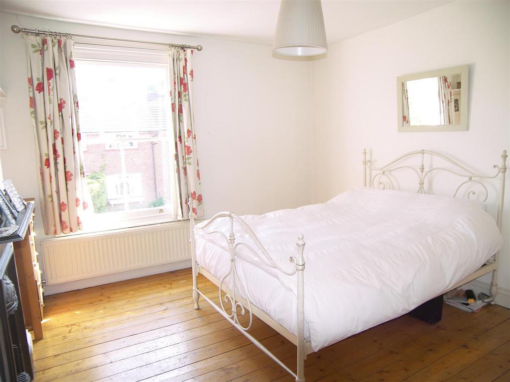 Bed 1.JPG