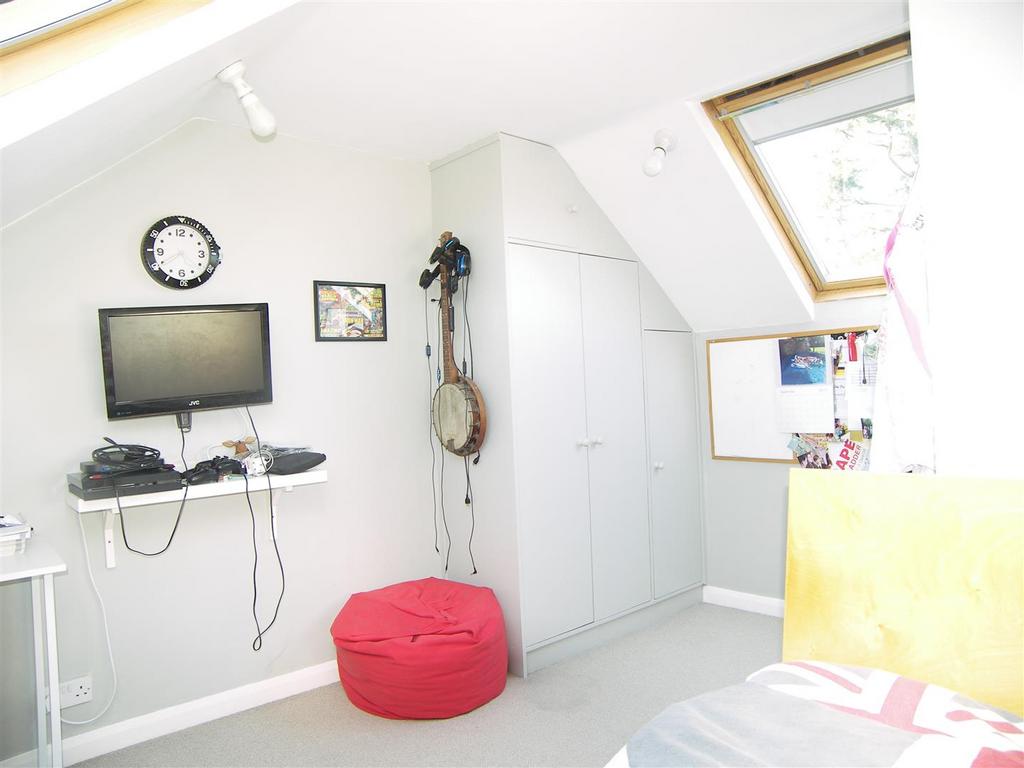 Loft Room 2.JPG