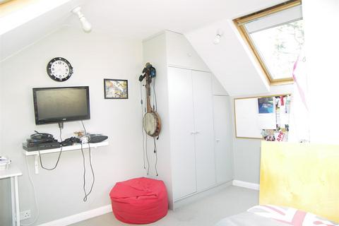 31 Frampton Road, Potters Bar, EN6 1JF