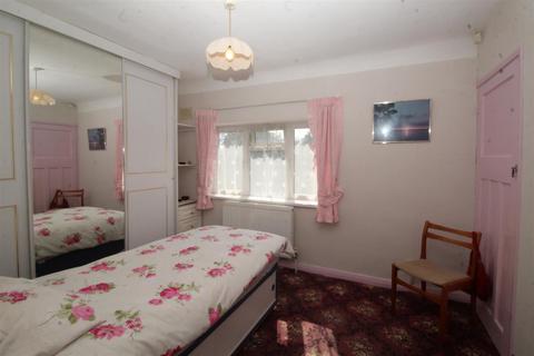 7 Dialmead, Ridge, Potters Bar, EN6 3LJ