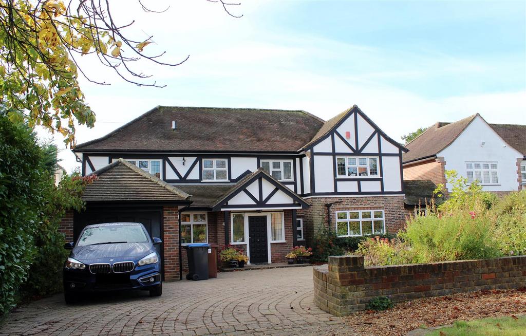 Mymms Drive, Brookmans Park AL9 5 bed detached house - £1,500,000