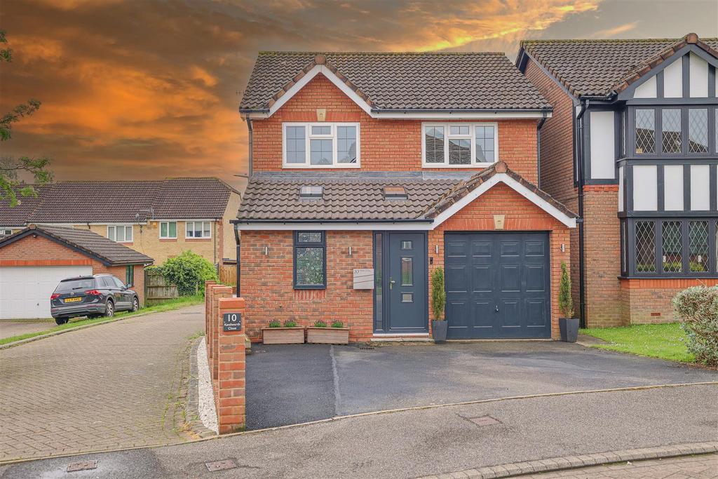 Kenilworth Close, Hemel Hempstead, HP2, 3 bed detached house for sale £600,000