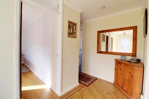 25 Alderman Close, Welham Green, Hatfield, AL9 7DS