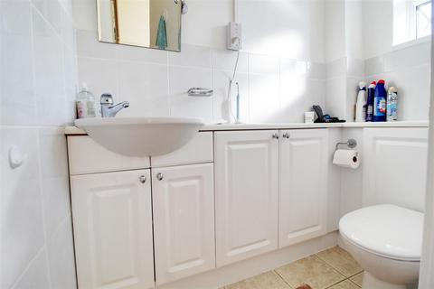 25 Alderman Close, Welham Green, Hatfield, AL9 7DS