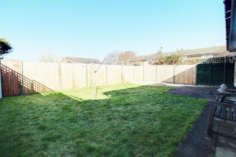 25 Alderman Close, Welham Green, Hatfield, AL9 7DS
