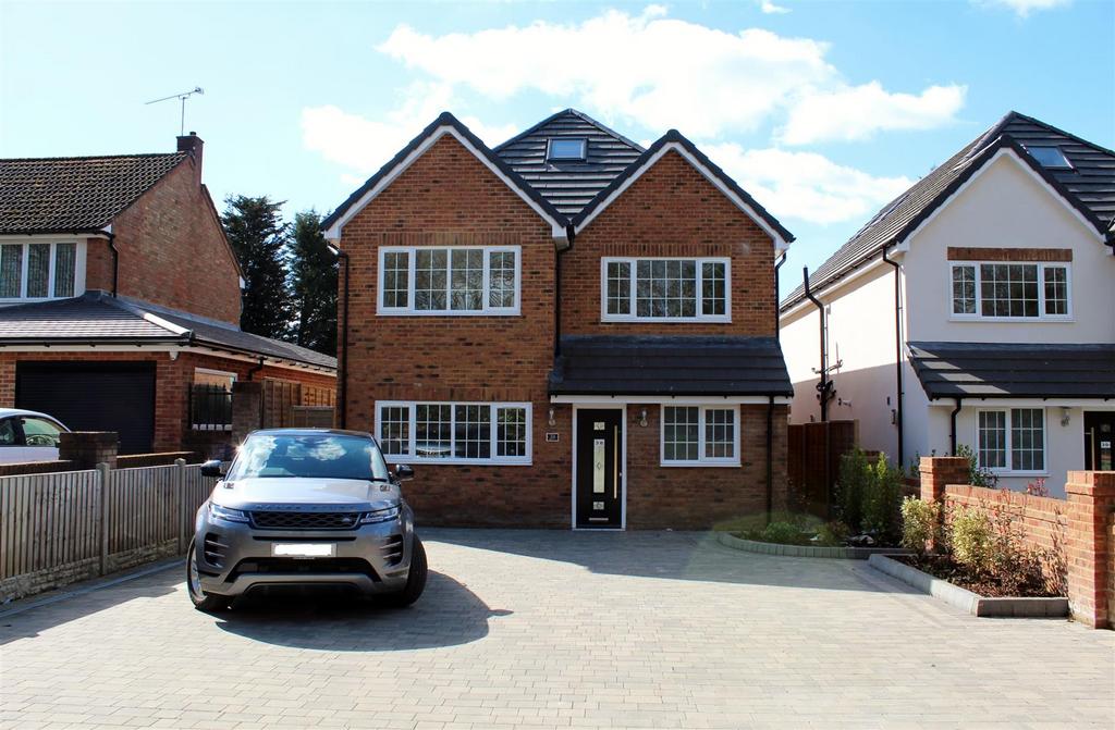 Upland Drive, Brookmans Park AL9 6 bed detached house £1,250,000