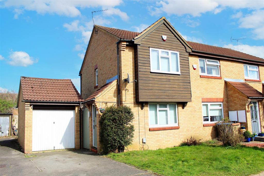 Vincenzo Close, Welham Green AL9 2 bed end of terrace house for sale