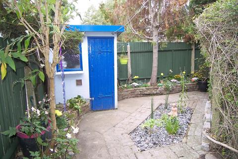 21 Highview Close, Potters Bar, EN6 5PF