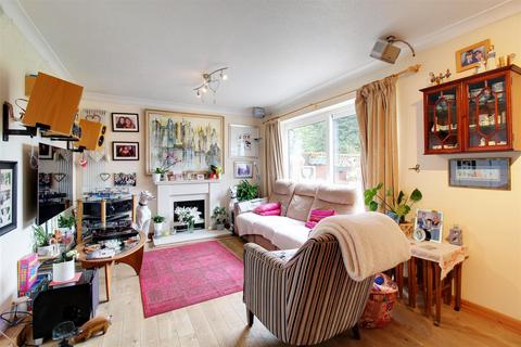 33 Suffolk Close, London Colney, St Albans, AL2 1DZ