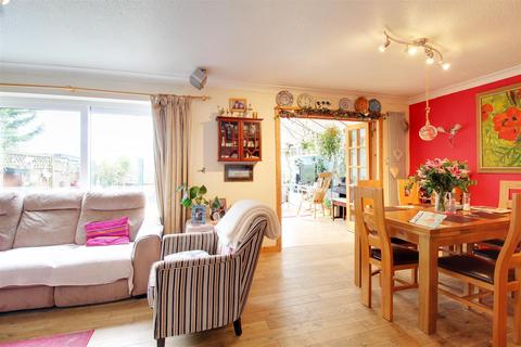 33 Suffolk Close, London Colney, St Albans, AL2 1DZ