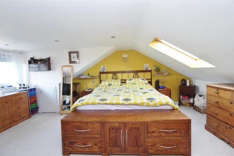 33 Suffolk Close, London Colney, St Albans, AL2 1DZ