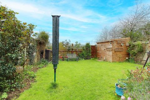 33 Suffolk Close, London Colney, St Albans, AL2 1DZ