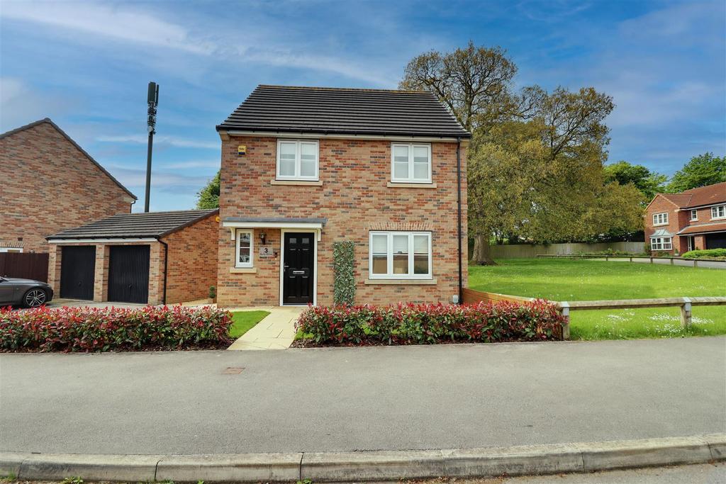 Holly Drive, Hessle 3 bed detached house for sale £275,000