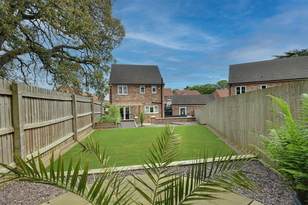 Holly Drive, Hessle 3 bed detached house for sale £275,000