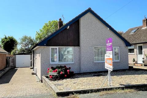 2 bedroom detached bungalow for sale - Bryn Marl, Llandudno Junction