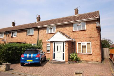 48 Puttocks Drive, Welham Green, Hatfield, AL9 7LP