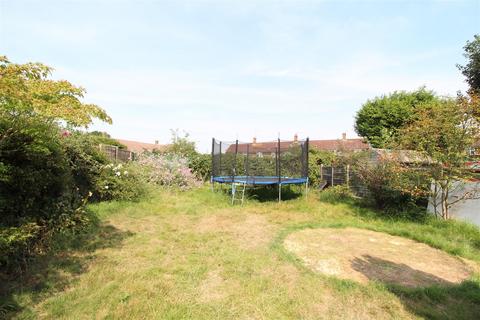 48 Puttocks Drive, Welham Green, Hatfield, AL9 7LP