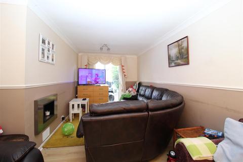 48 Puttocks Drive, Welham Green, Hatfield, AL9 7LP