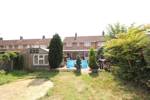 48 Puttocks Drive, Welham Green, Hatfield, AL9 7LP