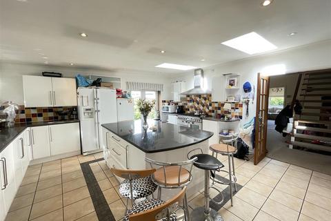 Carn View Forth Coth, Carnon Downs, Truro, TR3 6HH