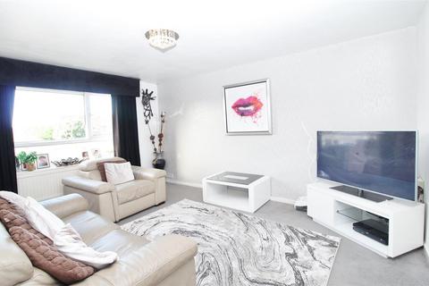 24 Hall Gardens, Colney Heath, St Albans, AL4 0QG