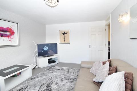 24 Hall Gardens, Colney Heath, St Albans, AL4 0QG