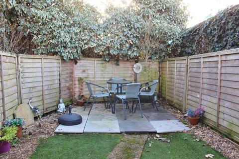 24 Hall Gardens, Colney Heath, St Albans, AL4 0QG