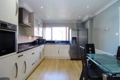 5, Glebe House School Lane, Essendon, Hatfield, AL9 6JR