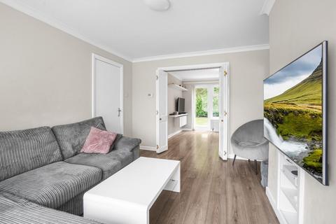 14 Barfield Mount, Leeds, LS17 8TG