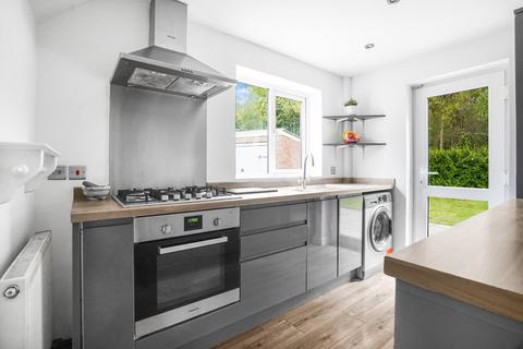 14 Barfield Mount, Leeds, LS17 8TG