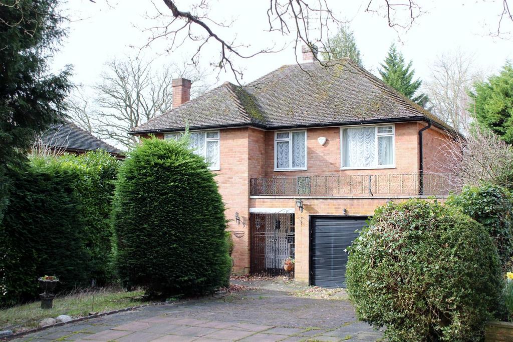 Upland Drive, Brookmans Park AL9 4 bed detached house £999,950