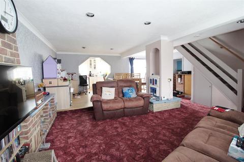 8 Greville Close, Welham Green, Hatfield, AL9 7ED