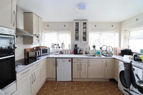 8 Greville Close, Welham Green, Hatfield, AL9 7ED